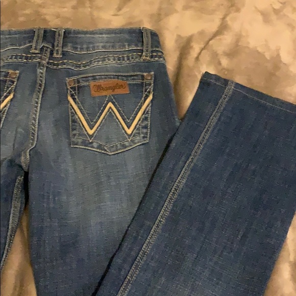 Wrangler BootCut Jeans Women’s - Picture 3 of 3